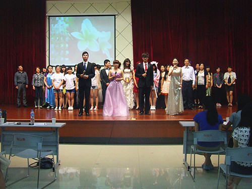 fun88官网体育首届外语“情景秀”决赛精彩开幕