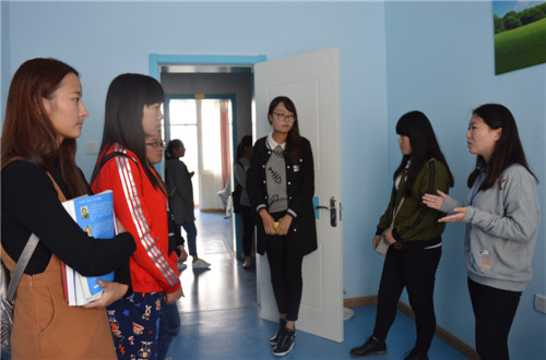 fun88官网体育组织2016级新生参观老员工心理健康辅导中心