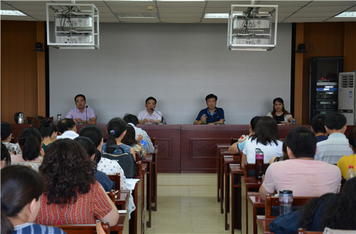 公司召开2018——2019学年第一学期教职工大会