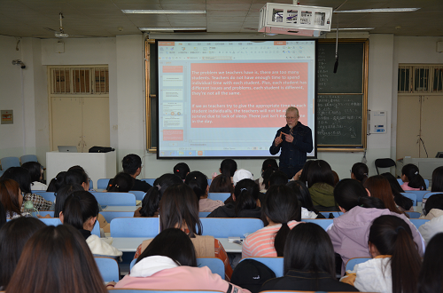 fun88官网体育成功举行外籍教师系列讲座 