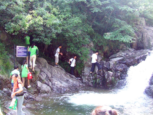 fun88官网体育志愿者开展红色教育活动