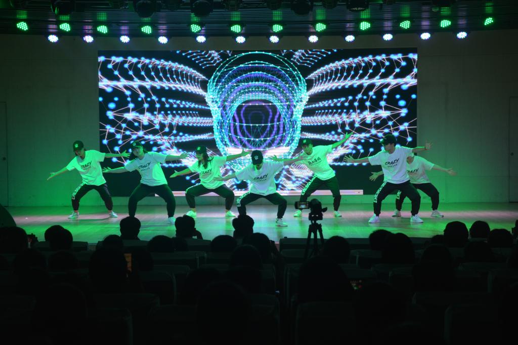 fun88官网体育成功举办2019届优秀毕业生颁奖典礼暨欢送毕业生晚会