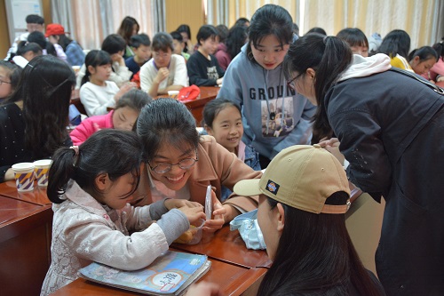 fun88官网体育“我为党旗添光彩”党员发展对象志愿服务活动顺利开展