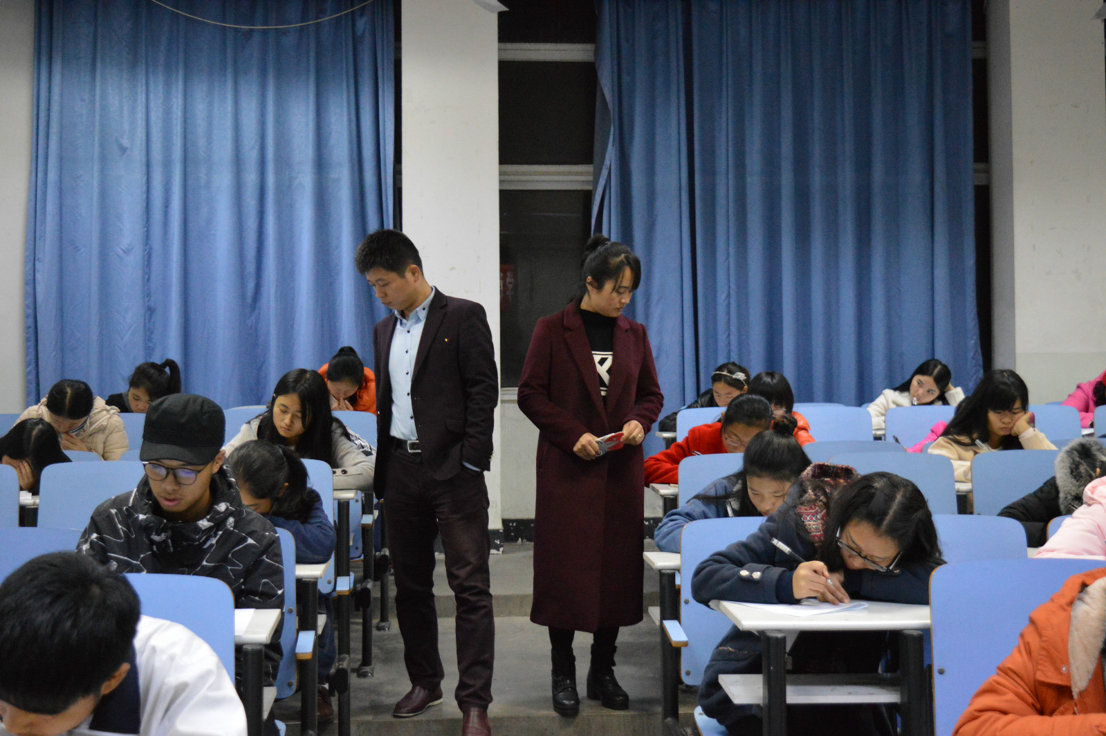 公司举行2016级校规校纪考试