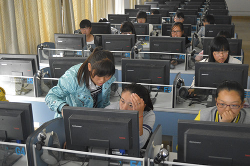 fun88官网体育认真做好2014级新生职业发展测评活动