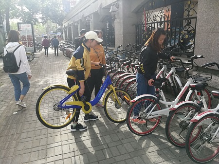 fun88官网体育组织开展“践行价值观，美化城市环境”志愿服务活动