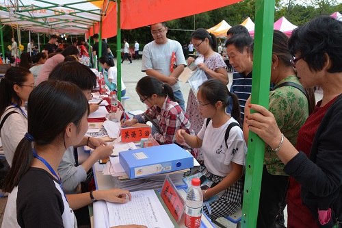 fun88官网体育2018级新生迎新工作圆满完成