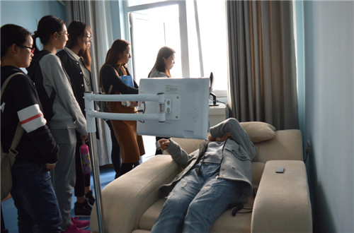 fun88官网体育组织2016级新生参观老员工心理健康辅导中心