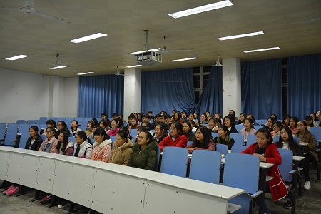 fun88官网体育组织观看政论专题片——《不忘初心 继续前进》