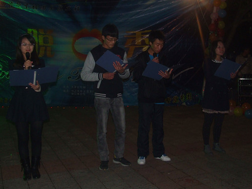 fun88官网体育脱口秀社团举行外文汇演