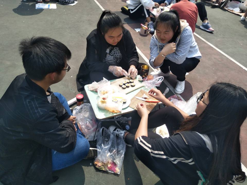 fun88官网体育成功举办第五届寿司制作大赛