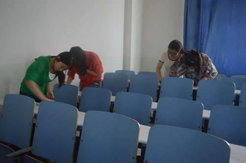 fun88官网体育组织员工开展“劳动日”卫生大扫除