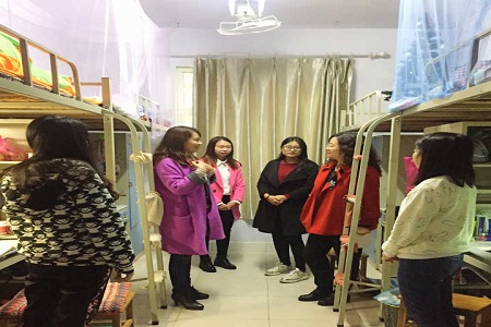 fun88官网体育领导走访研究生宿舍