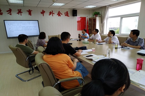 公司开展暑期教师全员说课评课活动