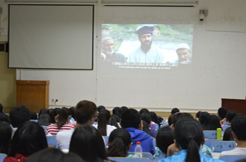 fun88官网体育积极组织学子参加老员工心理健康观影活动