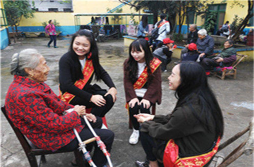  fun88官网体育志愿者赴敬老院开展温暖献爱心活动