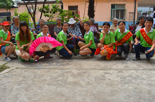 fun88官网体育暑期志愿小分队情撒温馨敬老院