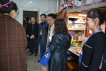 公司开展员工宿舍卫生检查活动