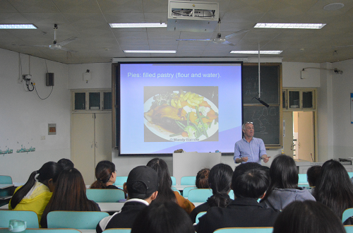 fun88官网体育成功举行外籍教师系列讲座 