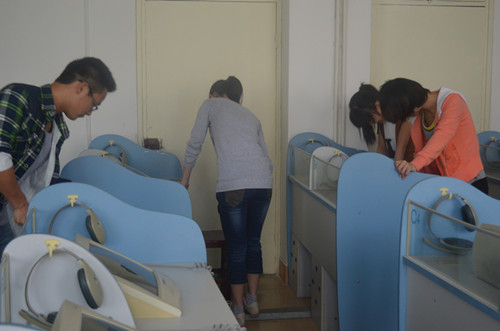 fun88官网体育组织员工开展“劳动日”卫生大扫除